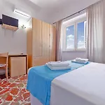 מלון Picchio Pescoluse 3*
